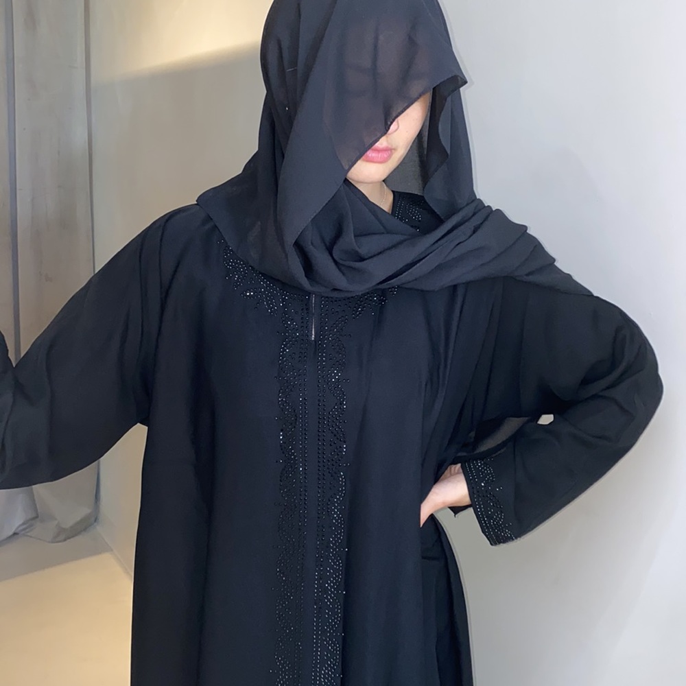Abaya set in black with jewel accents